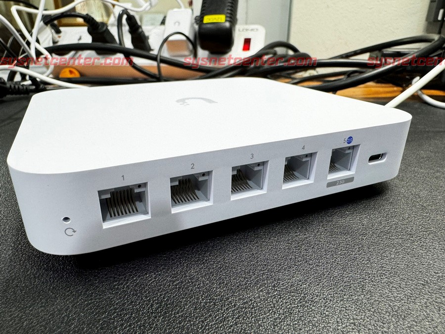 Review Ubiquiti Unifi Cloud Gateway Ultra UCG-Ultra